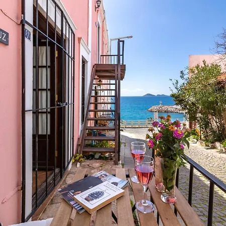 Pembe Apartament *