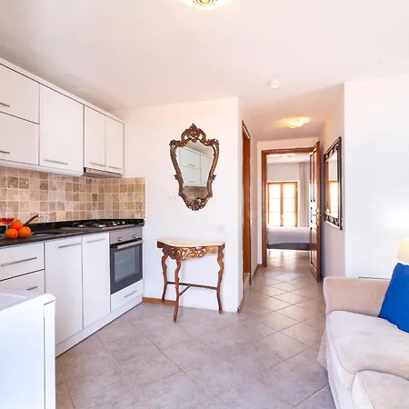 Apartament Pembe *